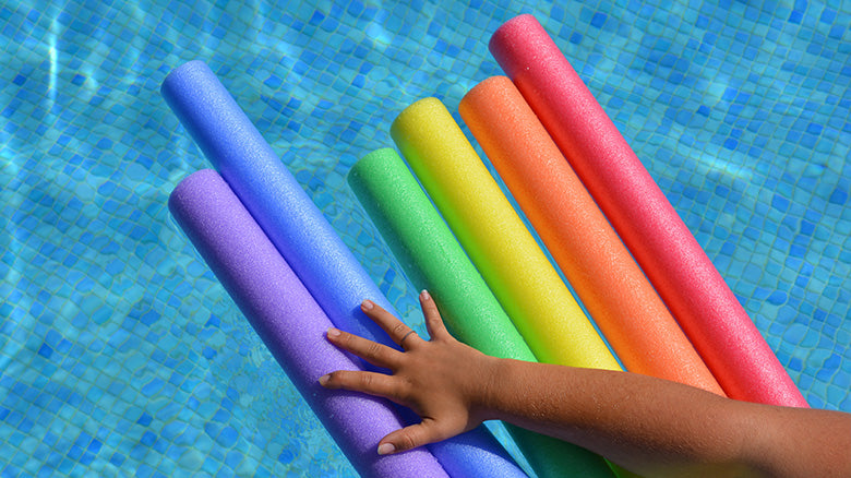 Pack of 12 multicolor Pool Noodles with 4 Noddles Connectors